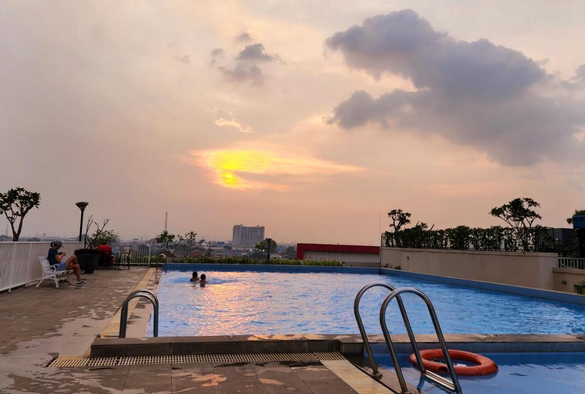 Studio5 at LRT Cikunir 1 next to Ibis Styles Jatibening -Min Stay 3 nights- - Housity