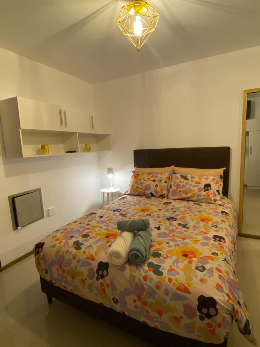 Estudio elegante y cálido - Housity