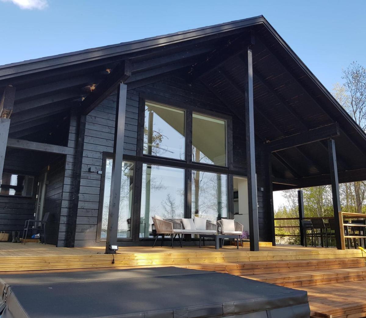 Kartanon golfhuvila - Housity