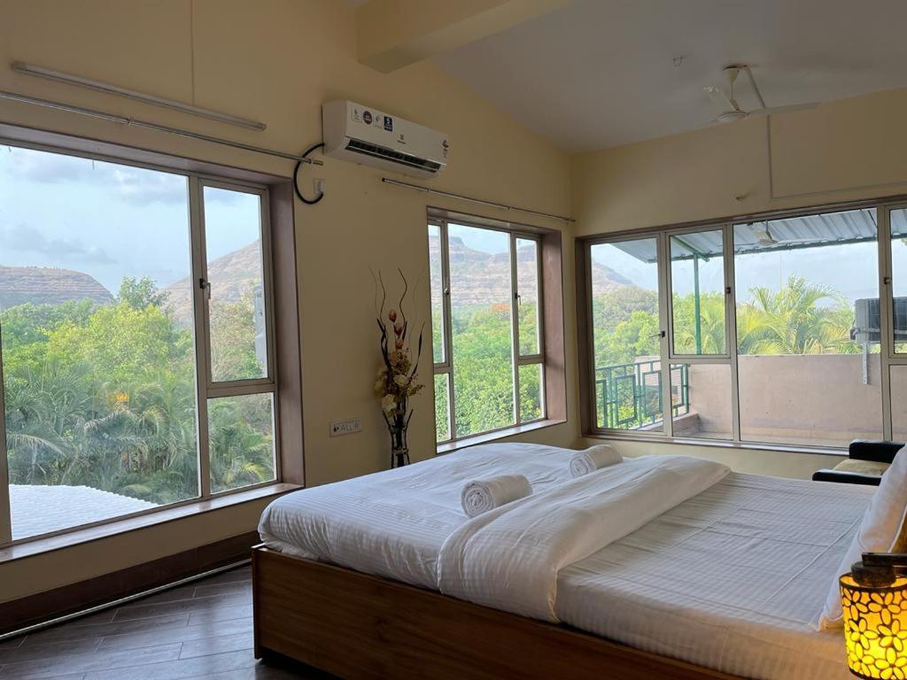 Nature's Den Igatpuri 5bhk - Housity