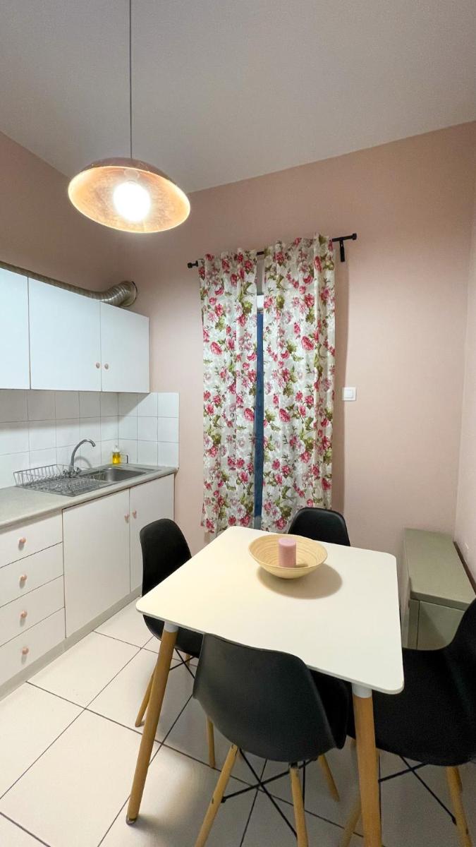 Vanilla - HappyHostGr - Downtown Apartment - Housity