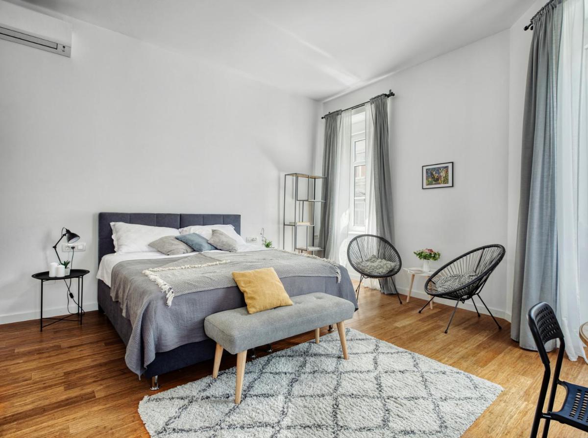 Berry Berry Studios by Flat White - Housity