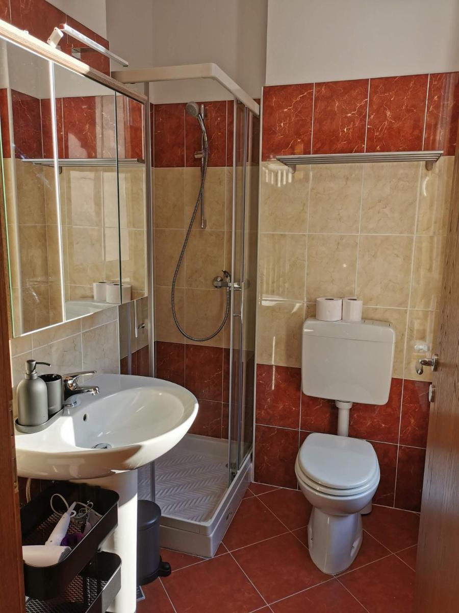 Apartma Valan - Housity