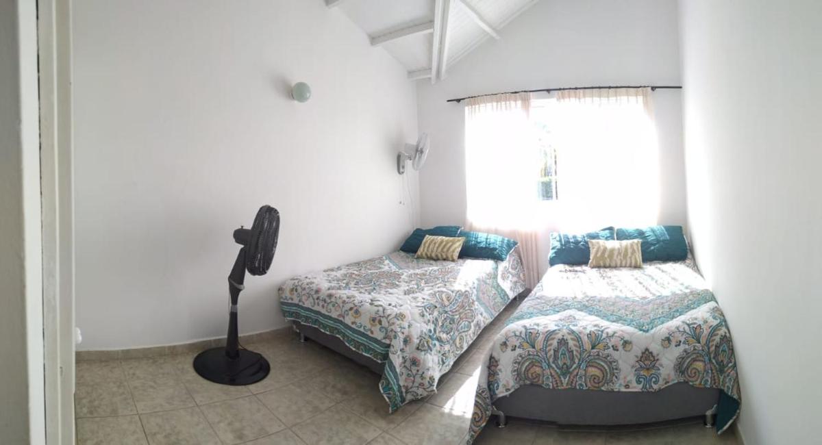 Casa campestre en Condominio Caminos del Peñón - Housity