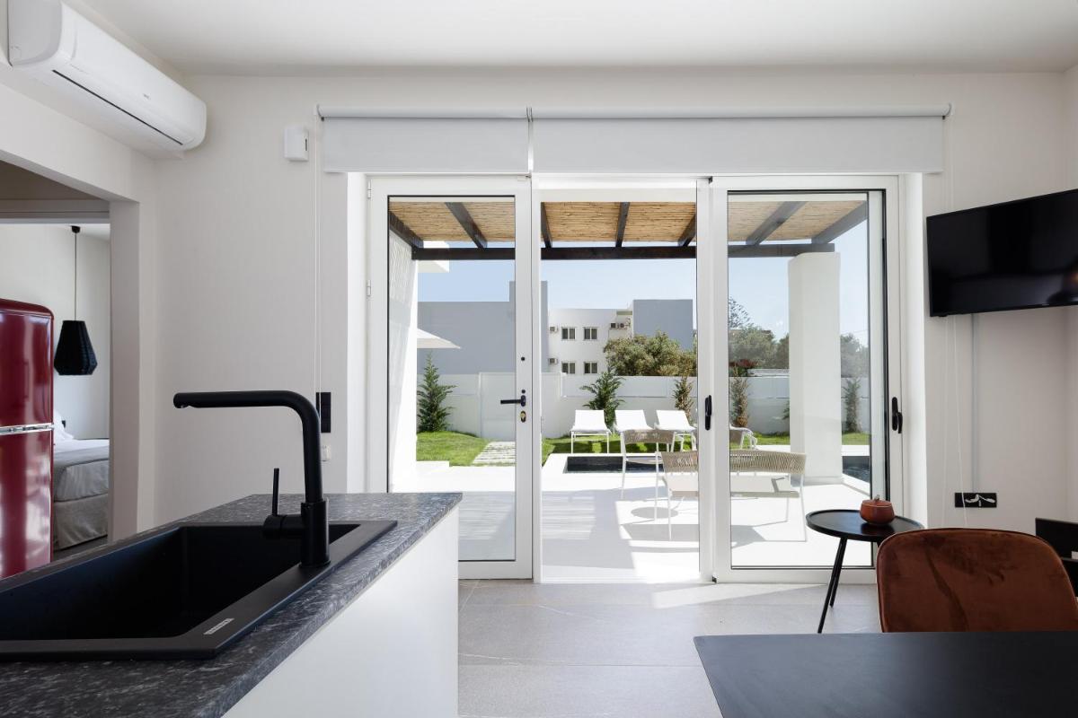 Family villa Casa Filo Rosso with Private Pool , 200m to the beach - Housity