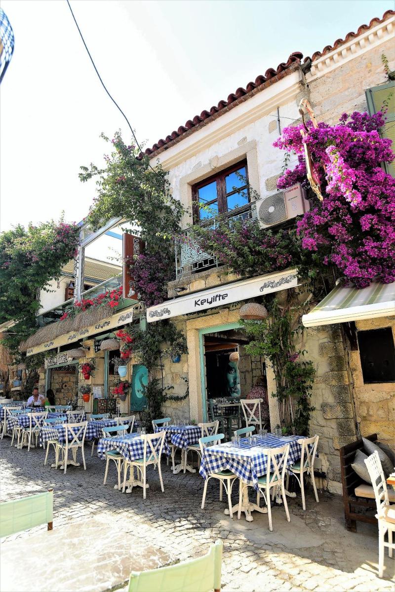 KEYİFTE Alaçatı - Housity