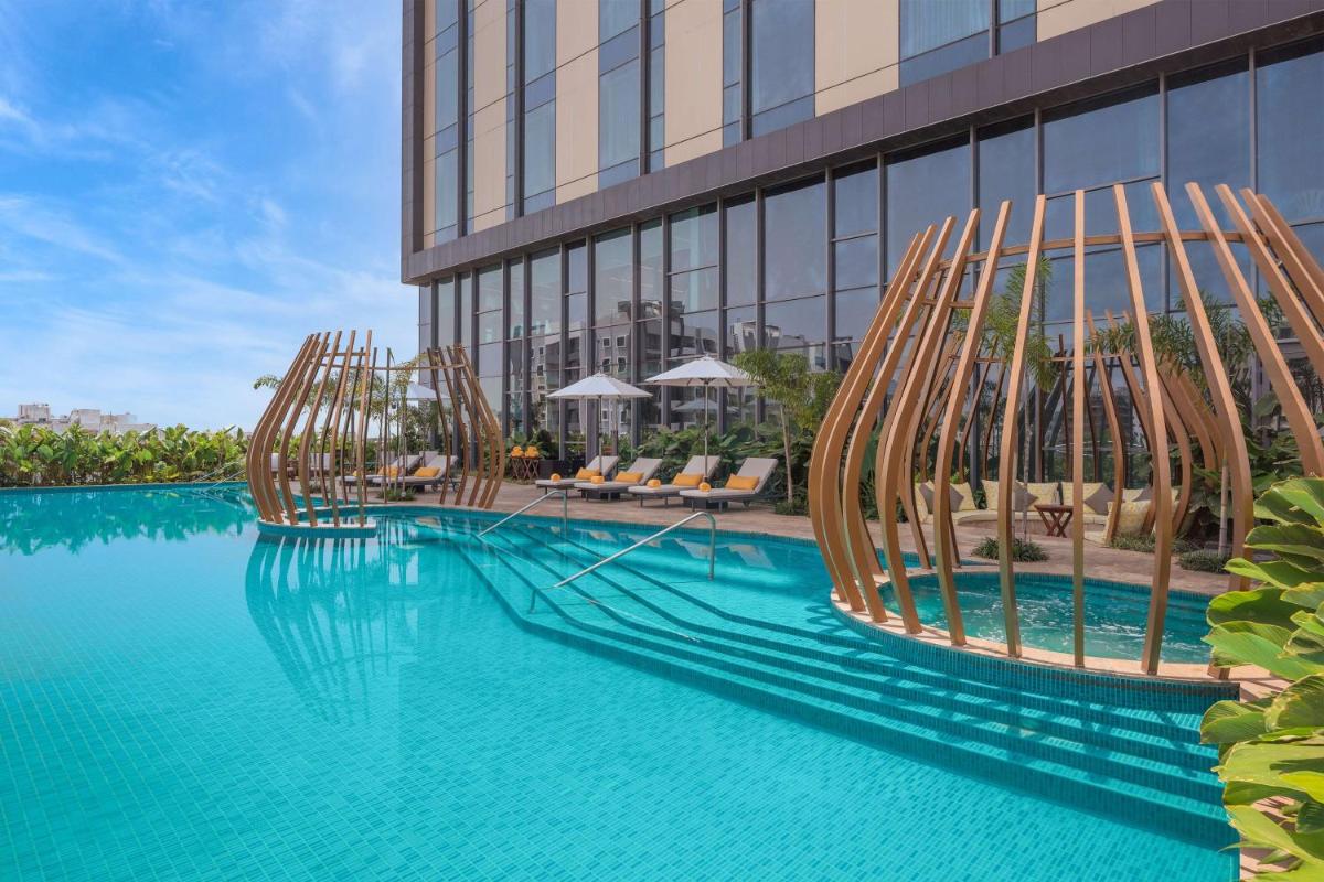 Radisson Blu Hotel & Spa, Nashik - Housity