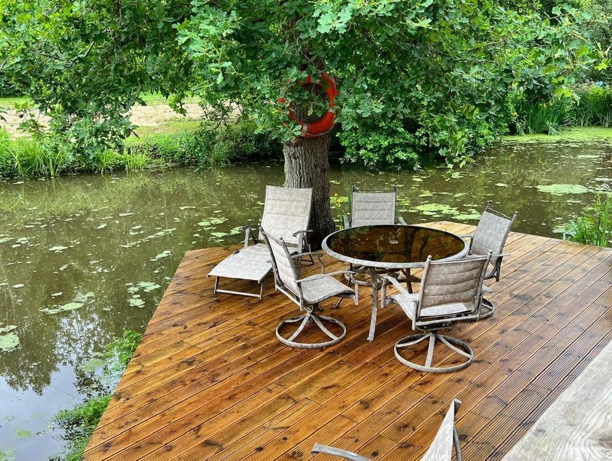 Cackle hill lakes, Kingfisher Lodge - Housity