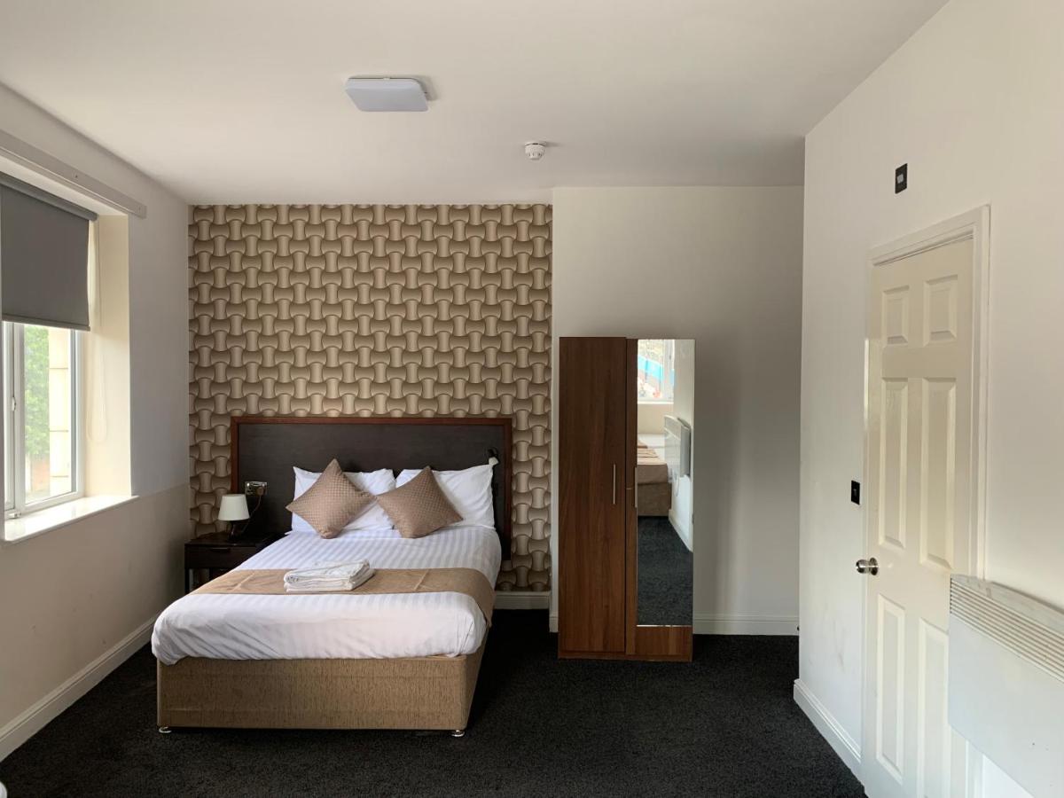 Imperial Salford Hotel - Housity