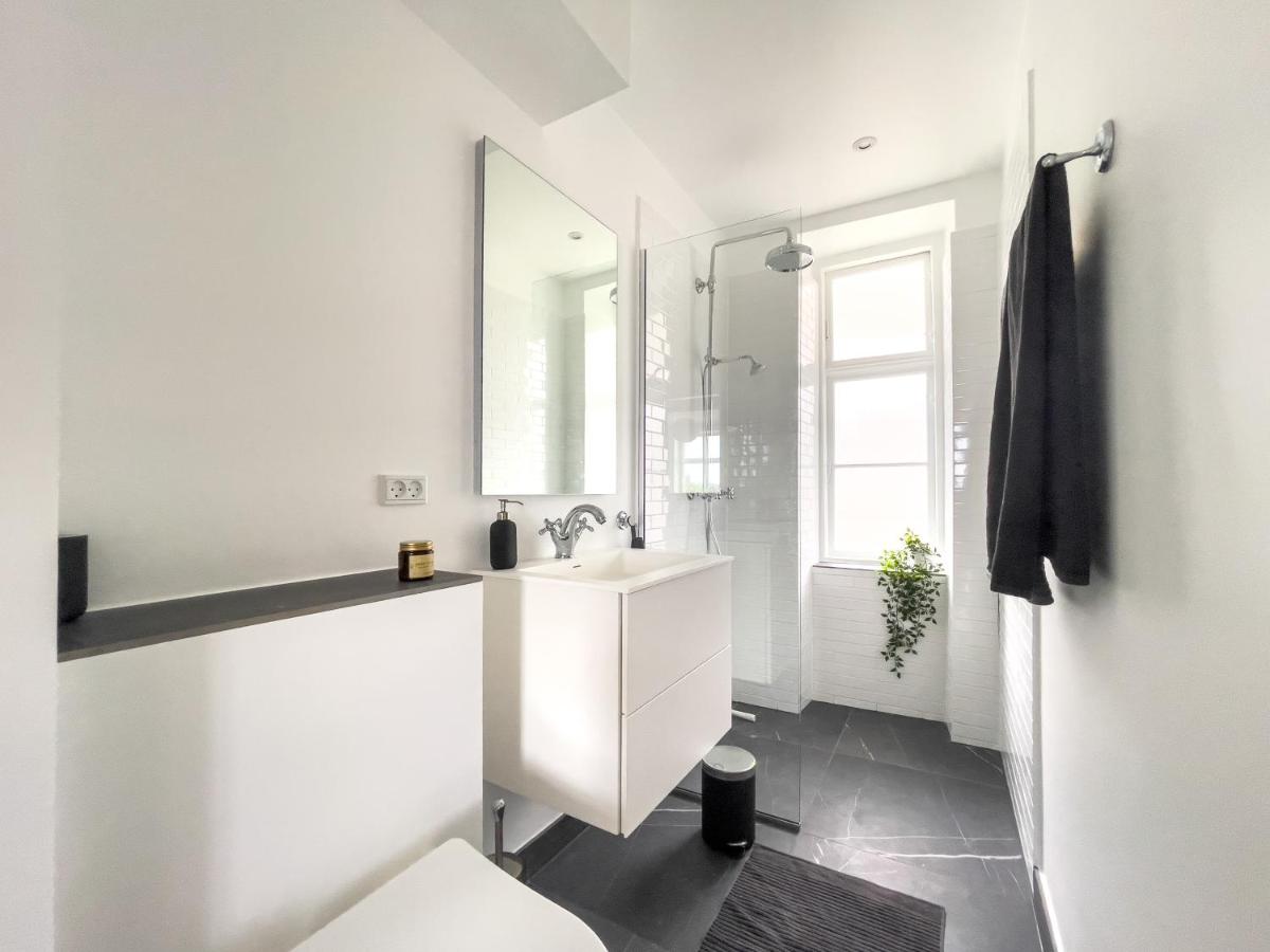 Stylish classic Danish design apartment - Housity