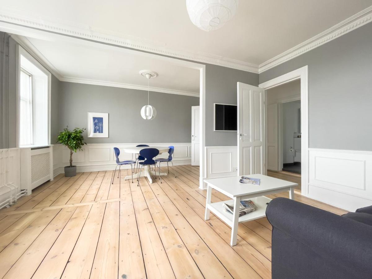 Stylish classic Danish design apartment - Hizvo