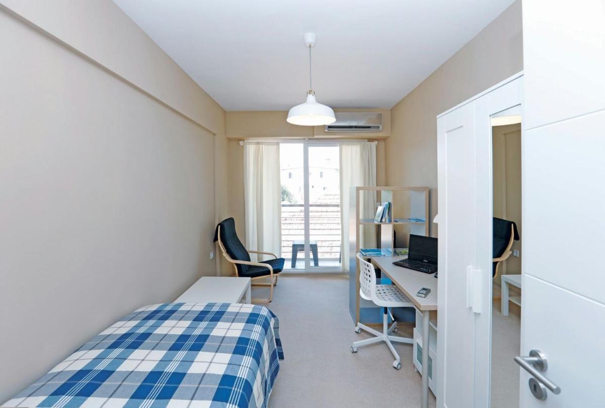 Private room in a two bedroom apartment - Housity