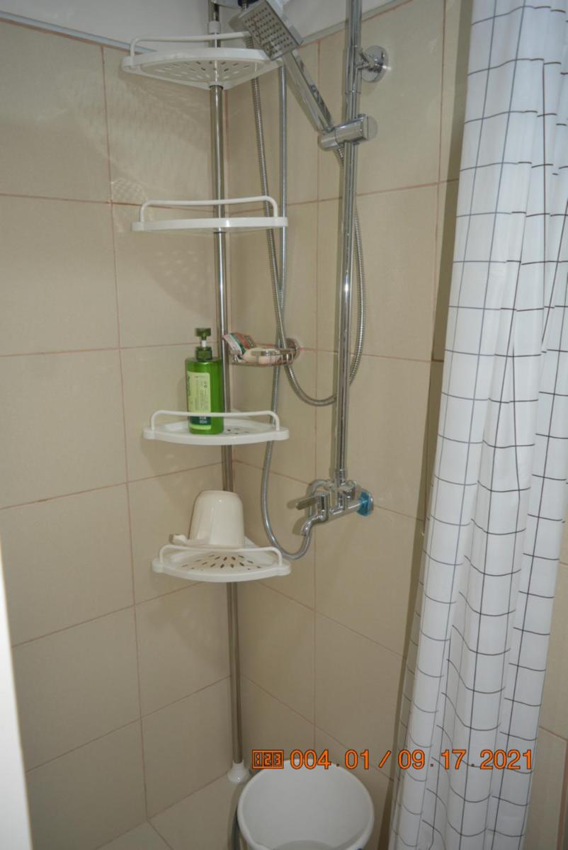 Lovely Condo 2-BR w/balcony in SM-Sucat, Paranaque - Housity
