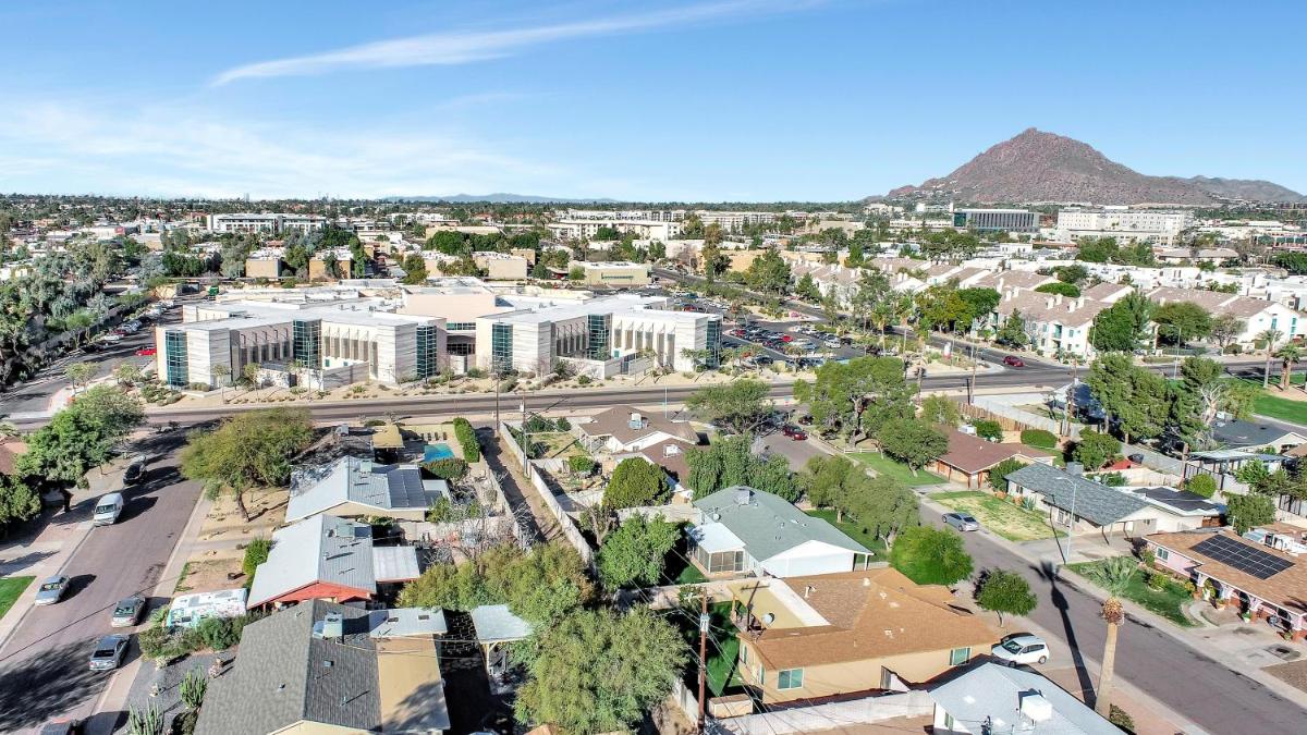 OLD TOWN STAMPEDE-Heated Pool &amp; Pet Friendly - Housity