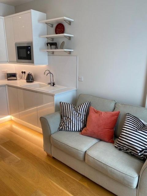 7 The Mews - Housity
