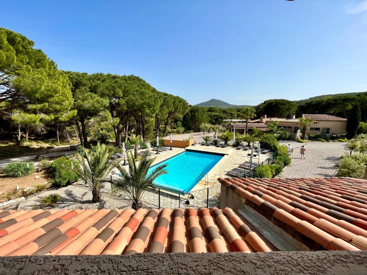 Piscine de l'établissement Auberge Val Moureze Hôtel & Spa ou située à proximité