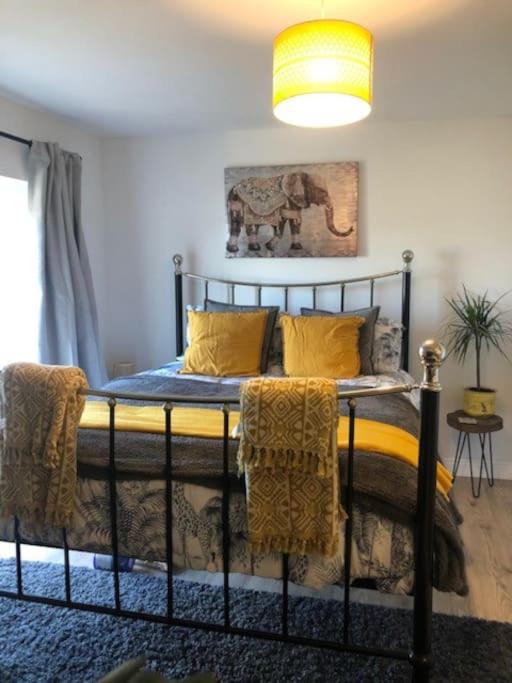 Cozy studio, private entrance, spa & balcony - Housity