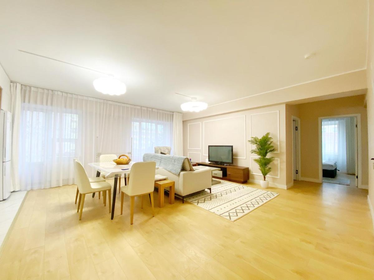 105m2 Central 3 BR new apartment w airport pickup - Housity
