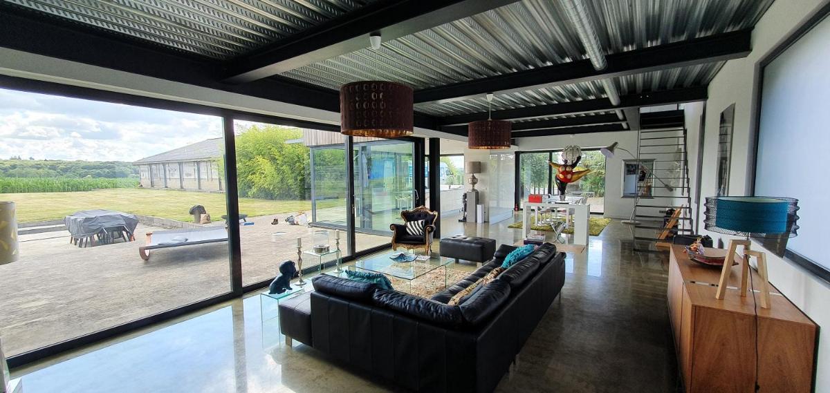 VILLA INATTENDUE - Housity
