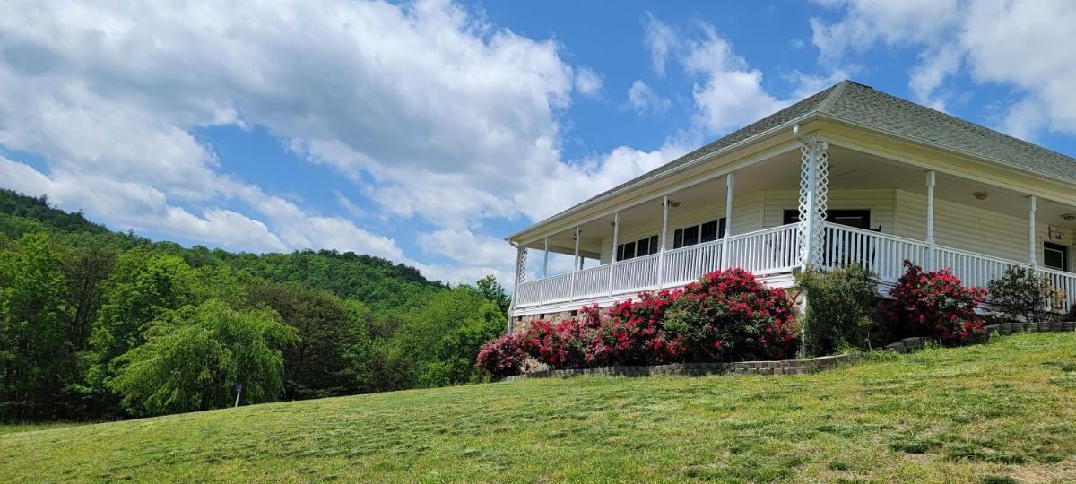 Mountain Retreat house to Relax and Enjoy - Housity