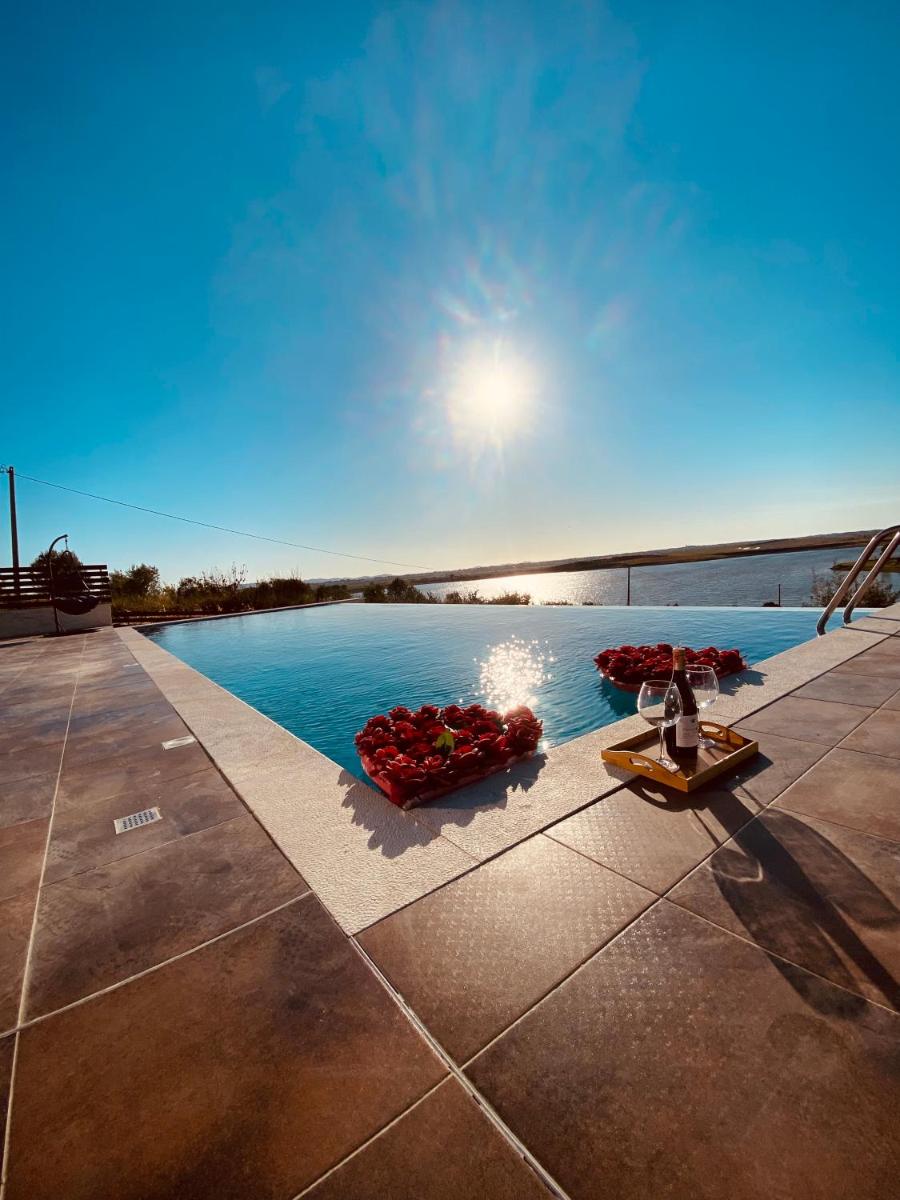 Suitetrails - LR villa swimming pool Gjiri Lalzit