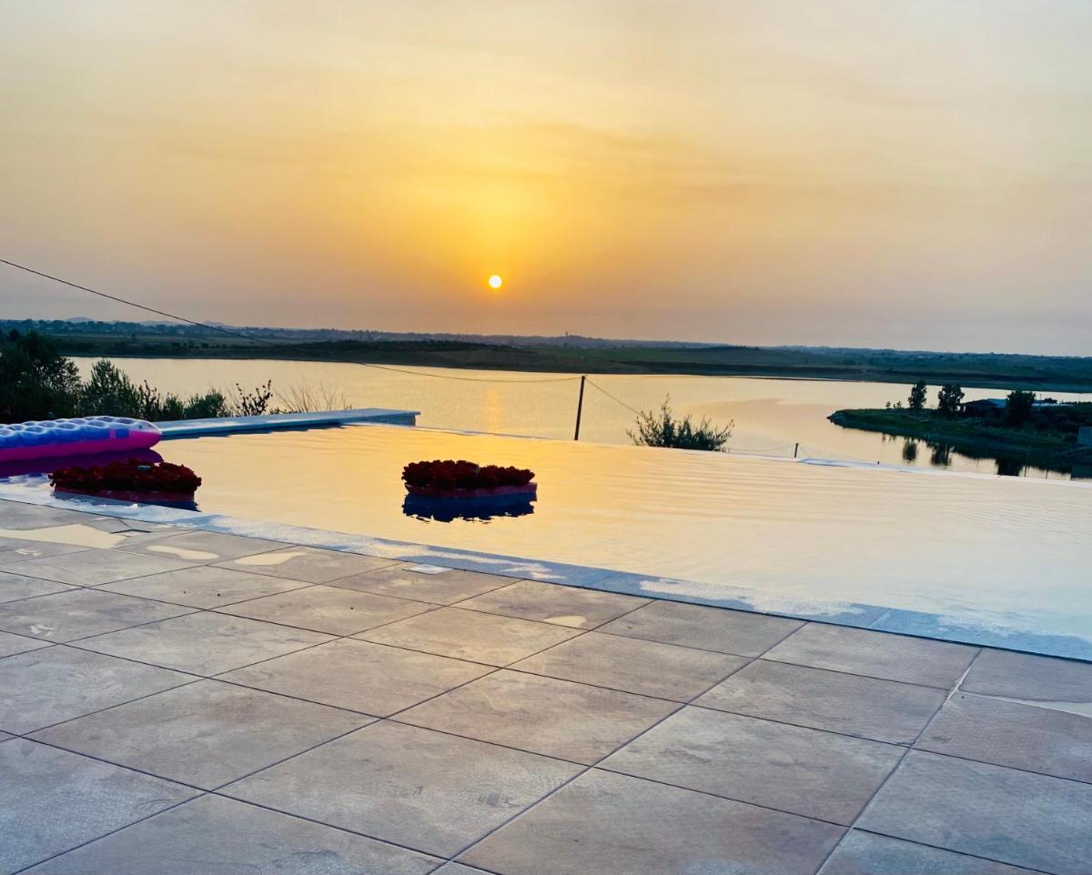 Suitetrails - LR villa swimming pool Gjiri Lalzit