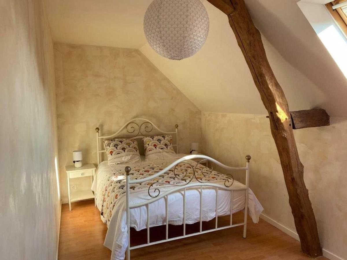 Maison de Village avec Jardin, Parc Privé et Box Fibre, Animaux Bienvenus, à 15 min du Mans - FR-1-410-333 - Housity