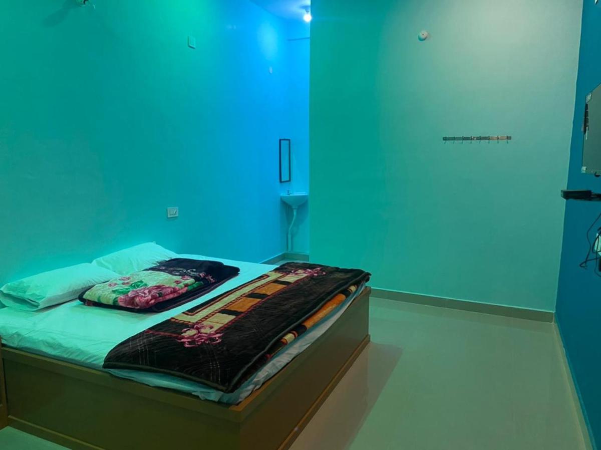 Kailash Hill House at BodiMettu - Easy Connectivity to Munnar - Housity