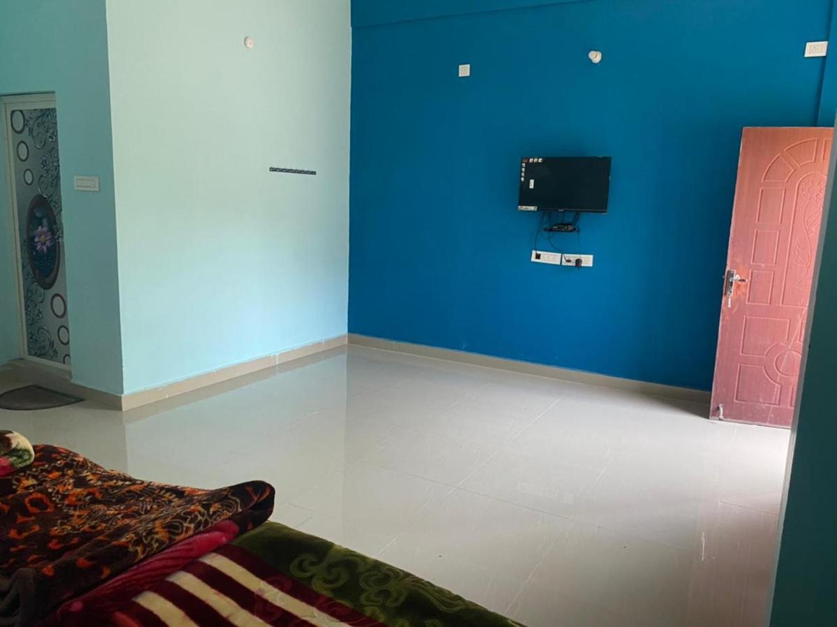 Kailash Hill House at BodiMettu - Easy Connectivity to Munnar - Housity