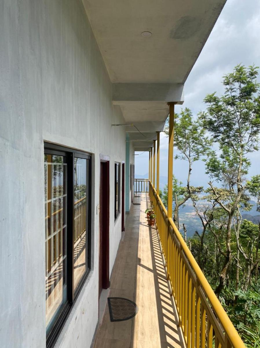 Kailash Hill House at BodiMettu - Easy Connectivity to Munnar - Housity