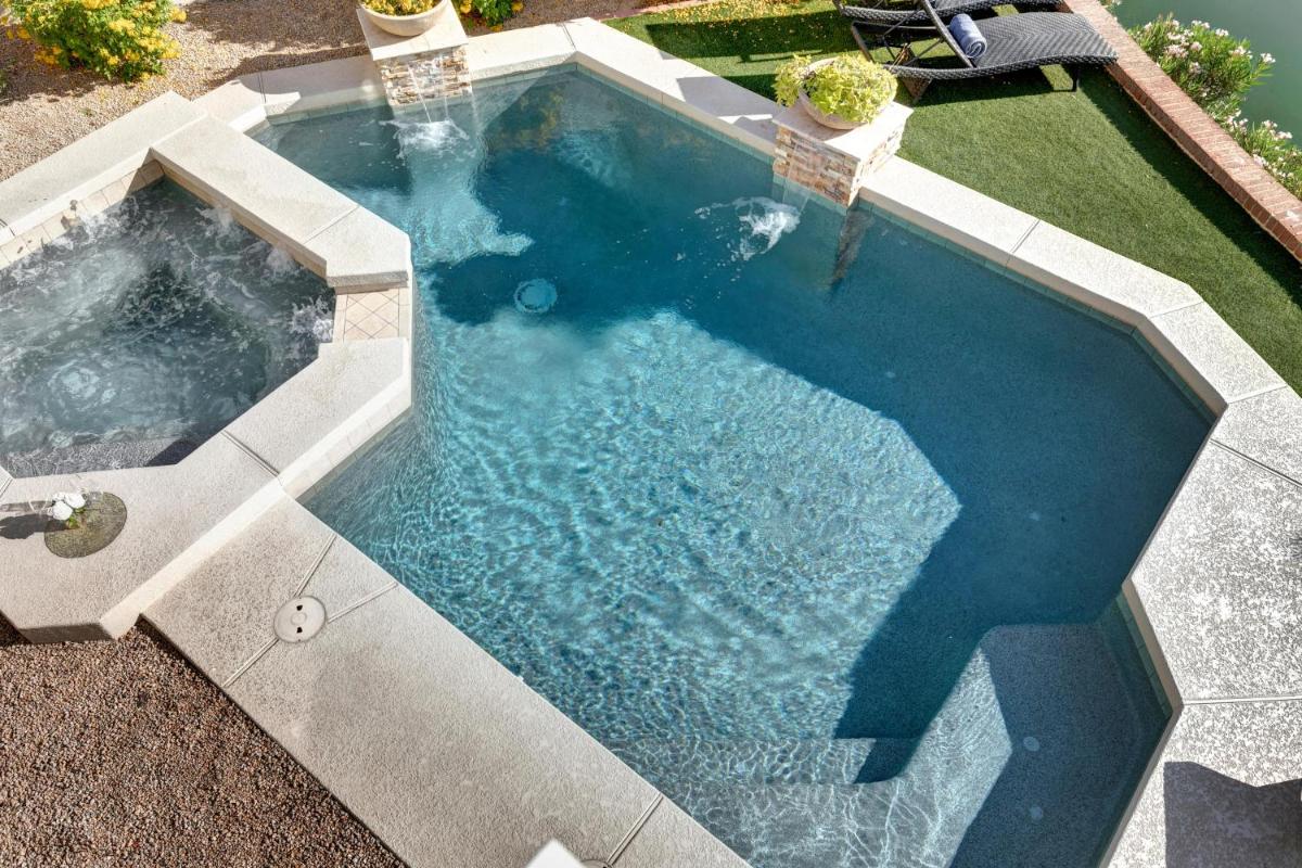 SPANISH PASO FINO with HEATED POOL OVERLOOKING GOLF COURSE & LAKE - Housity