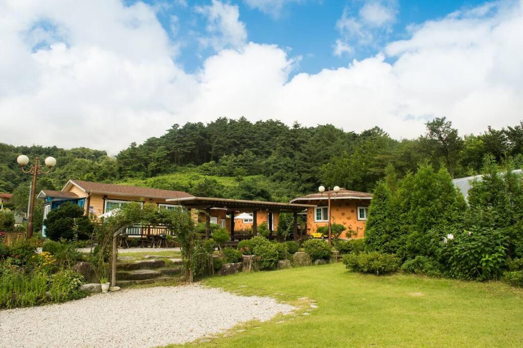 Red Clay pension - Housity