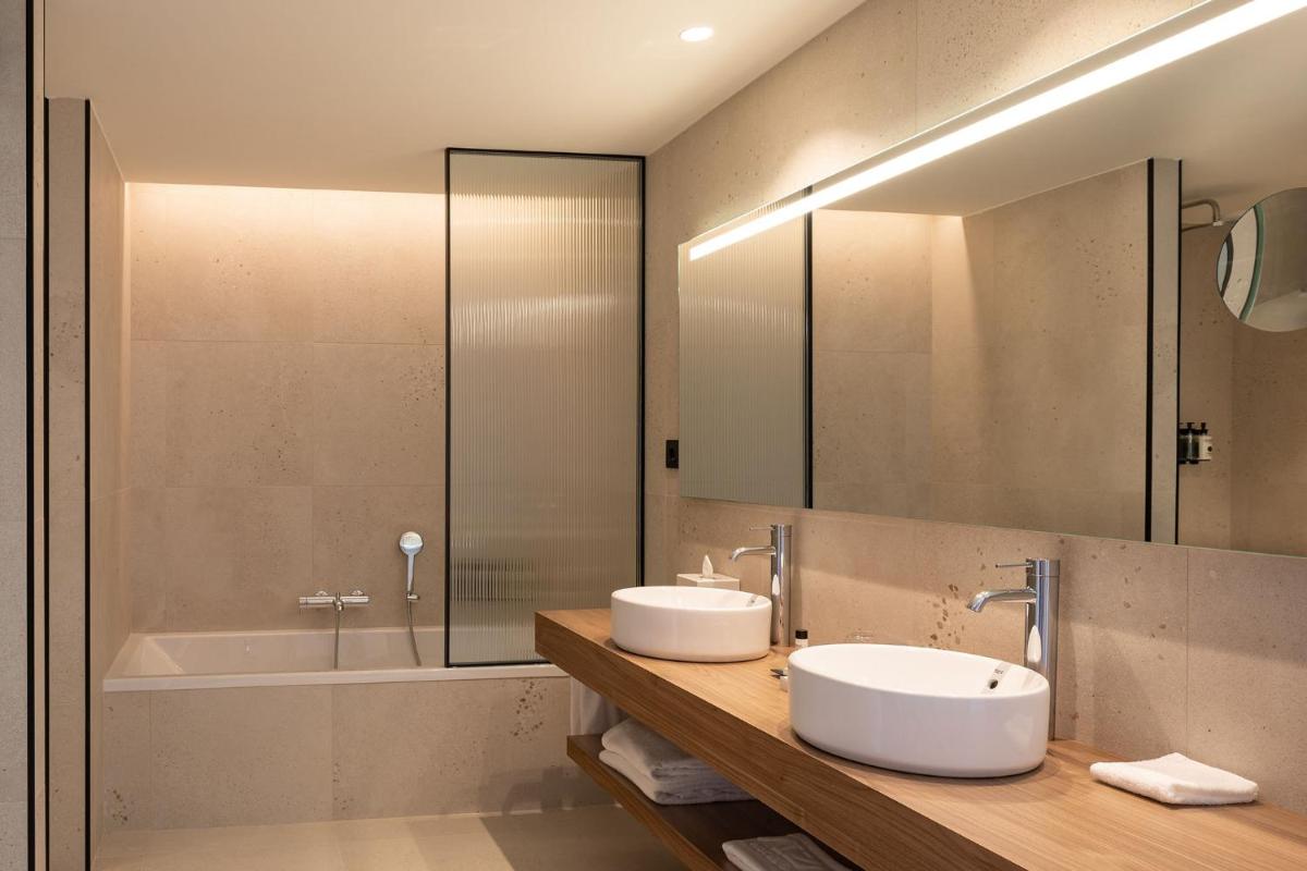 Un baño de Atzavara Hotel & Spa