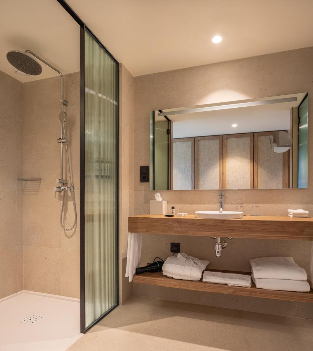 Un baño de Atzavara Hotel & Spa