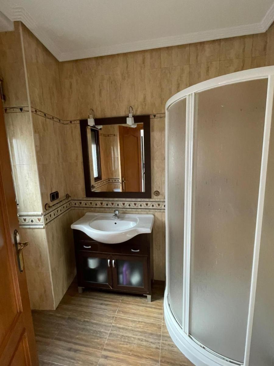 Casa Enmedio - Housity