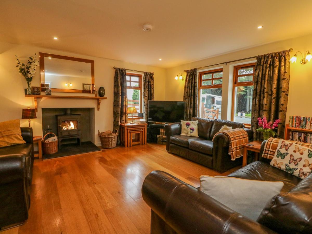 Thistle Dhu - Housity