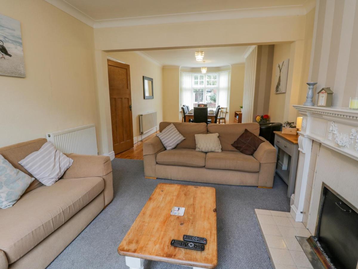 12 Holbeck Avenue - Housity