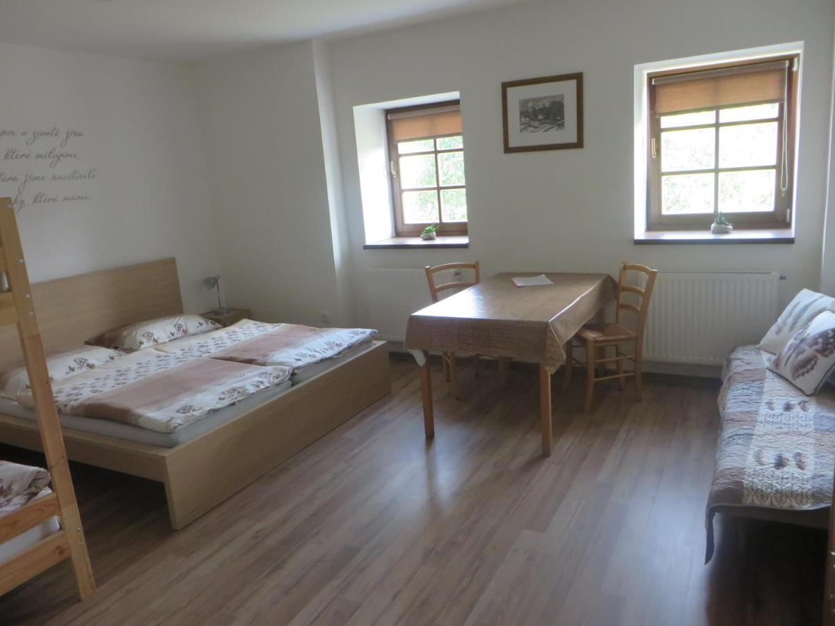 Rodinný penzion Jimramovské Pavlovice až 24 osob! - Housity