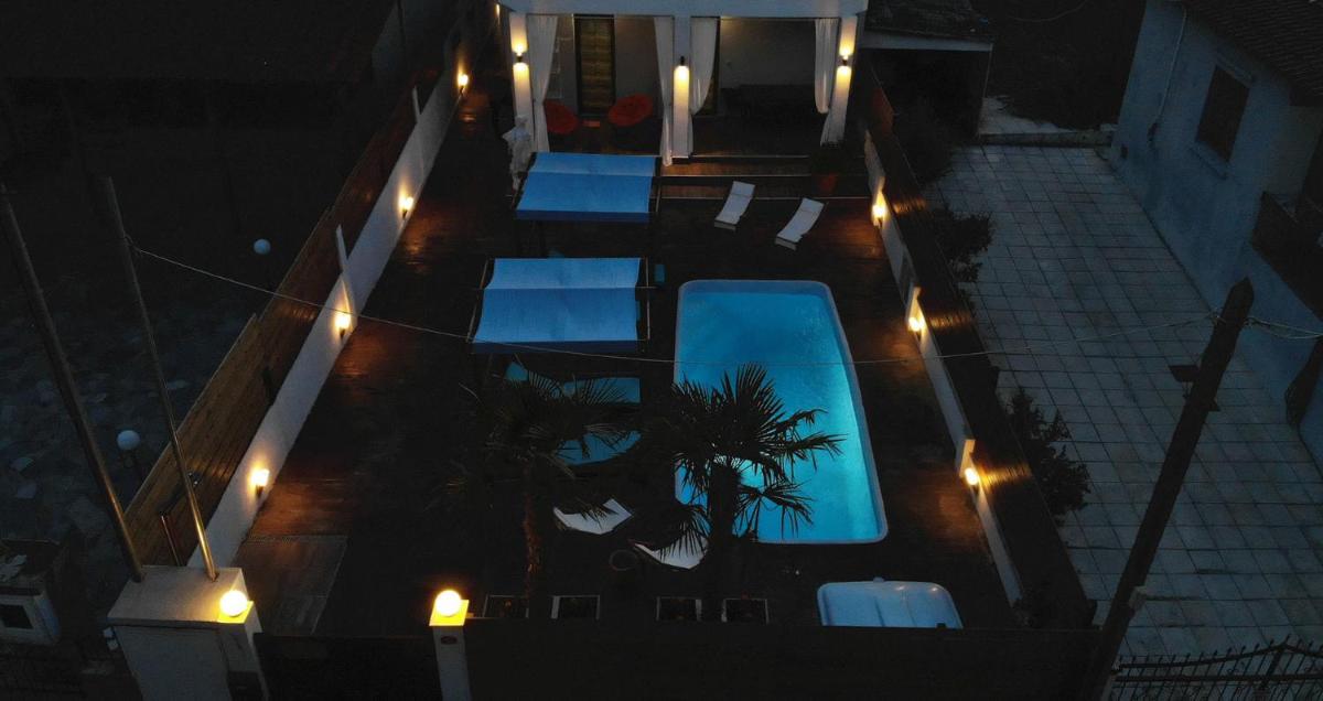 Villa azzuro ground floor - Housity
