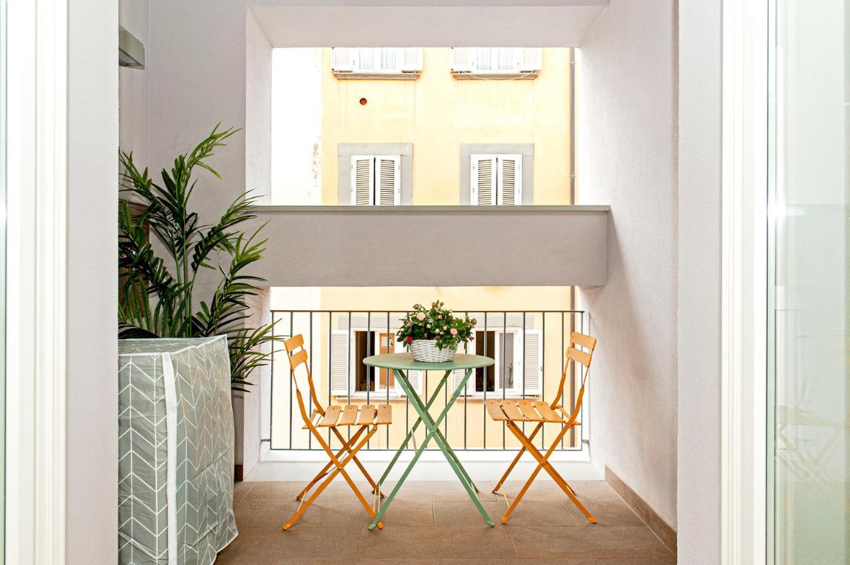 Lucky Love House - Housity