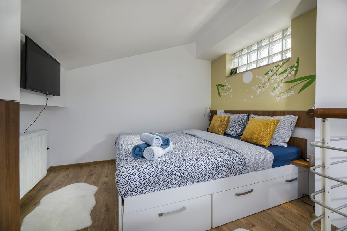 Bucharest Penthouse with Sauna and Terrace - Housity