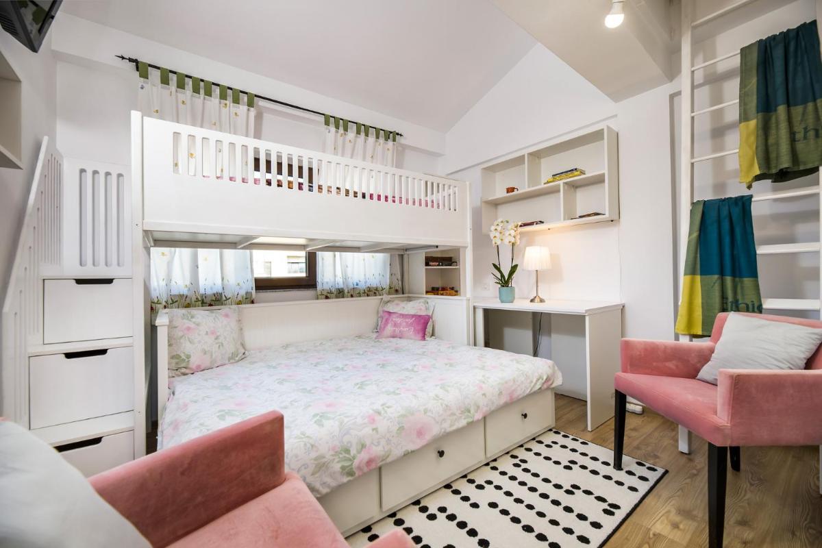 Bucharest Penthouse with Sauna and Terrace - Housity