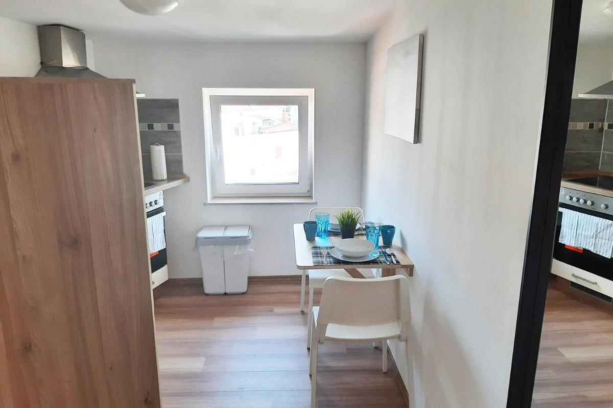 2 room fitter flat - Housity