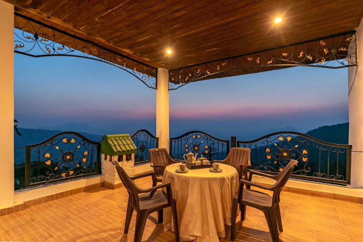 StayVista at Valleys & Peaks with Sunset Room and Bonfire, Breakfast Complimentary! - Housity