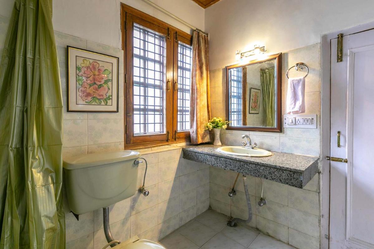 StayVista at Valleys & Peaks with Sunset Room and Bonfire, Breakfast Complimentary! - Housity