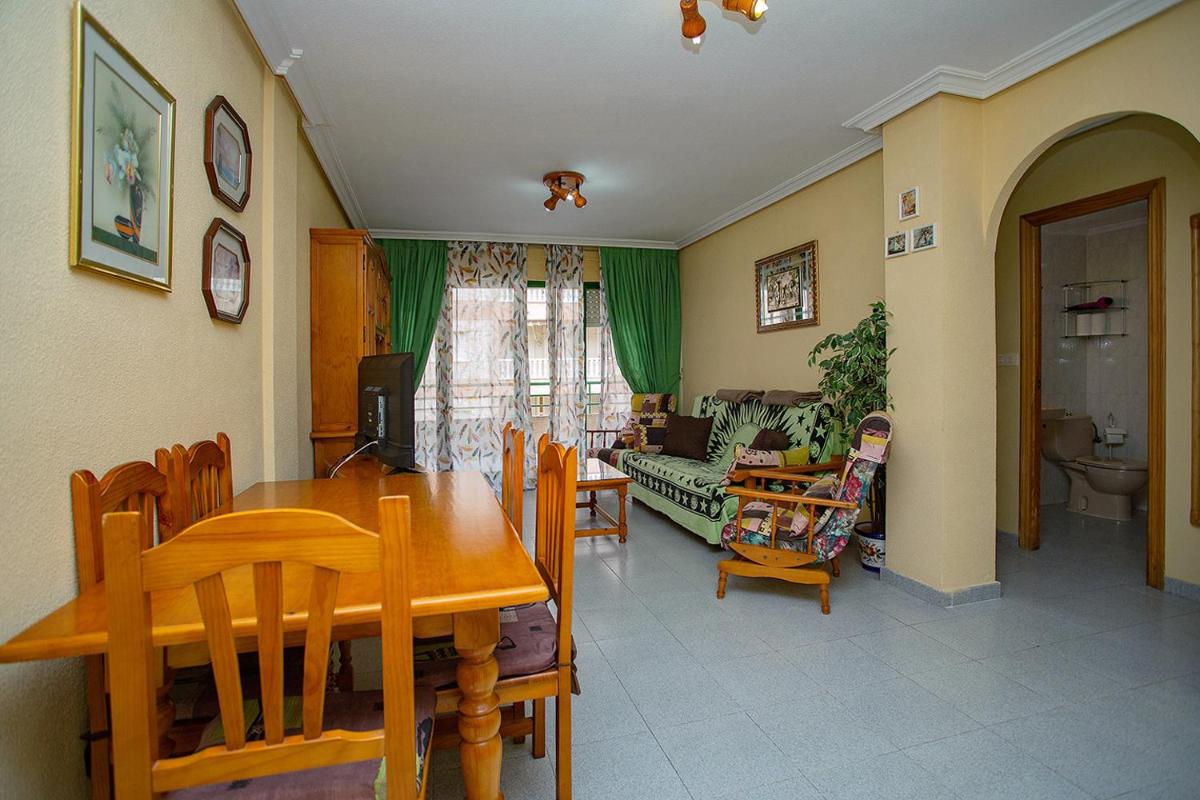 019 Retro Beach - Alicante Holiday - Housity