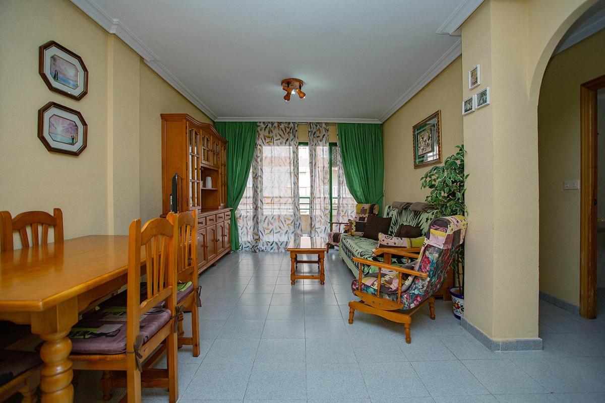 019 Retro Beach - Alicante Holiday - Housity