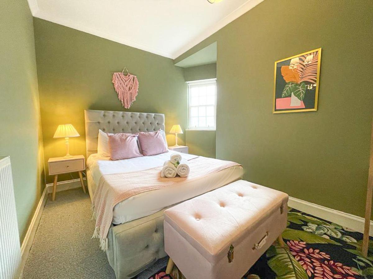 Lively & Energetic 2BR on The Royal Mile - Housity