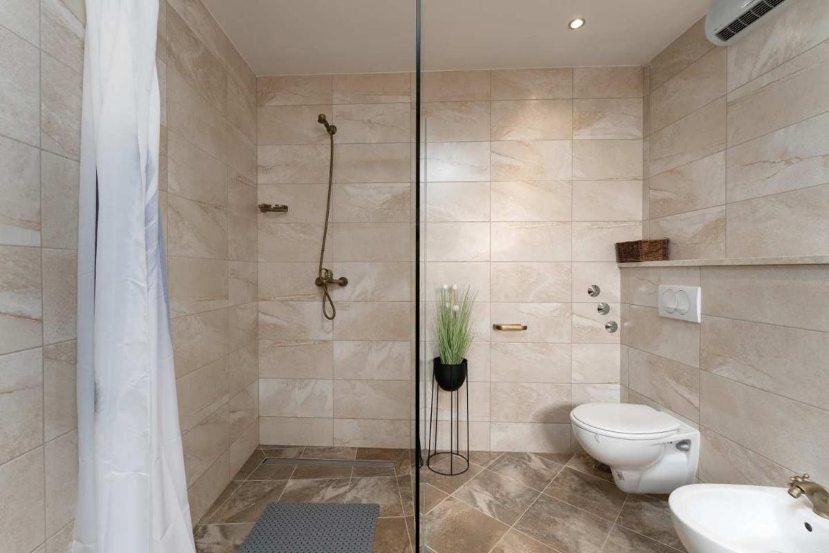 Villa Zaria - Housity