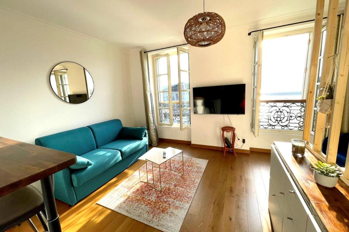 Studio Facing The Sea In Downtown Marseille - Housity
